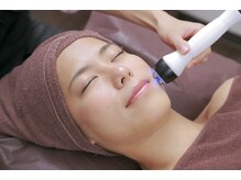 【ハイパーナイフフェイシャル】温めながら整えるすっきり小顔フェイシャル