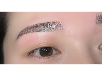 ウルリル(Ulu Lil.)/人気の眉waxスタイリング