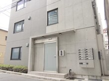 アイヴィー(EYEVY)の雰囲気（サロン外観。ポスト横のインターホンで302を押してください。）