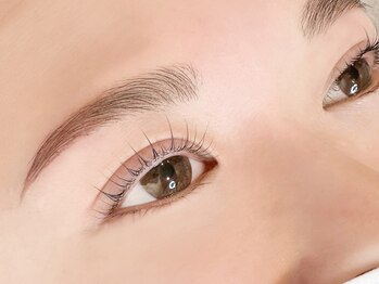 ディー ネイル アイラッシュ ヤバ(DEE nail×eyelash yaba)/ハリウッドブロウリフト