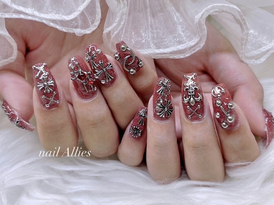 2025年秋トレンド】ゴテゴテのネイルデザイン集｜人気順｜2