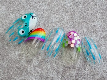 カトルナフ(quatre fois neuf)/ぴょこぴょこカエルの梅雨ネイル
