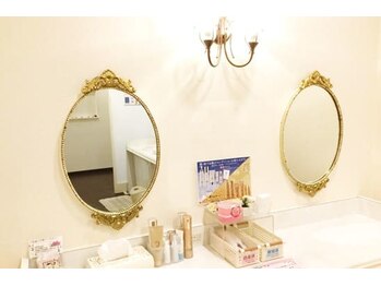 ジェイエステティック 日立店/お帰り前は充実のメイクブースへ