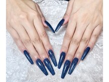 ナナネイル(Nana Nail)/ブルーのキラキラロングネイル