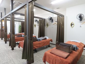 ボディストア/内観1