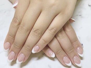 ブルーム(Bloom)の写真/シンプルだからこそ際立つ技術力で、色味や形にもこだわりあり☆お仕事柄派手なネイルが出来ない方にも◎