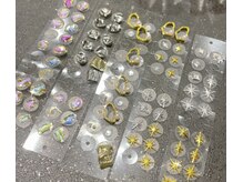 オジェ アトリエ ヒュッゲリ 839(Oje Atelier Hyggely 839)の雰囲気（キラッとおしゃれ♪体調ケアもできる耳ツボジュエリー！）