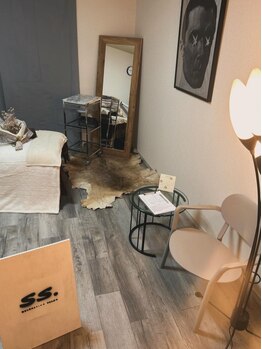 エスエスドットリラクゼーションサロン(SS.relaxation salon)の写真/静かに安らげる自分だけの秘密の場所でゆったりと日々の疲れをとってほしいと願いが込められています。