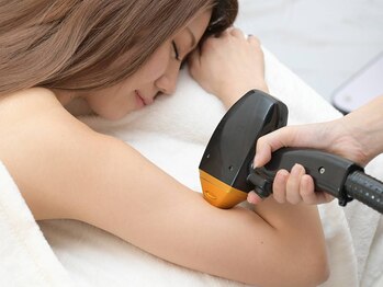 サロン ド ハニー(Salon de Honey)の写真/最新LED脱毛器導入★従来の脱毛器に比べ格段に効果UP☆高出力でしっかり効果を実感！LED脱毛なのに低価格♪