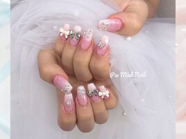 ピンク×ホワイトガーリーネイル