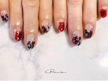 レヴィー(Revie)の写真/【理想のネイル叶えます☆】本部認定講師在籍サロン♪センス◎なスタッフ◆デザインに悩んでいても大丈夫！