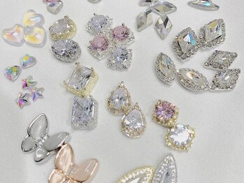 モルネイル(MORU nail)/キラキラパーツ .