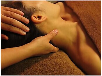 Aroma SPA 花乃【アロマスパ ハナノ】≪リンパマッサージ/ヘッドスパ≫の写真/【金沢駅すぐ徒歩5分/23時まで営業】歴10年の本場中国式の本格施術!首肩周りの疲れをほぐしに来て下さい!