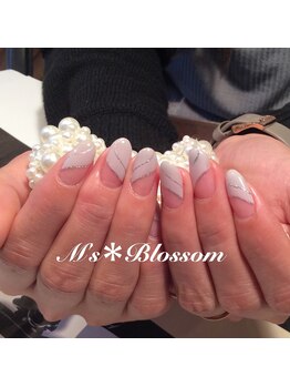 ネイルサロンアンドスクールエムズブロッサム(Nailsalon & school M's Blossom)/月替わりデザイン。定額制ネイル