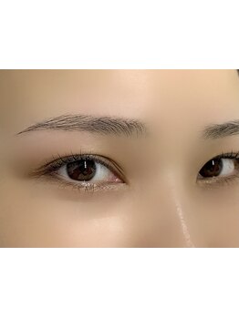 ナチュラル上品な目元にしたい