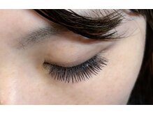 デザインキープラッシュ　倒れにくく、モチがいいまつエク技術！