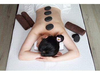 楽リラックの写真/疲れやすい、全身がだるい方へ★アロマオイルで全身スッキリ＆癒される♪ホットストーン付き◎