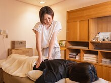 頭から足先まで全身を、気になる部位は重点的にほぐします♪