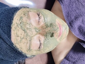 小顔アンドエイジングケア専門店 ビゼ(美sser)の写真/SNSで話題のREVIハーブピーリング☆ダウンタイムなし◎陶肌トリートメントで憧れうるツヤ肌へと導きます♪