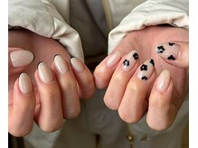 モニカ(MONICA)/スキニーフレンチ×お花ネイル