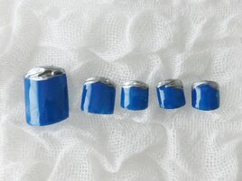 シンプルなのに個性的なブルー