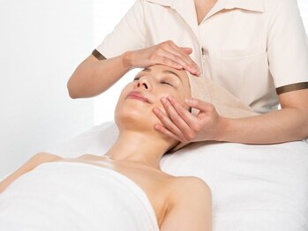 ビューティーリバース 新横浜店/スロータスフェイシャル