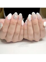 リッシュ トロワ(RICHE trois)/ホワイト×シルバーネイル♪