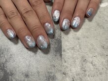 マノレア(Manolea)/涼しげ水滴ネイル