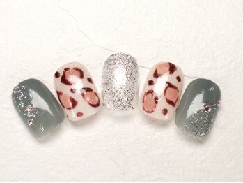 ネイルサロン キアラ(NAILSALON KIARA)の写真/【チビ爪さんや働く女性にも映えるデザインを♪】手書きアート/ミラー/マグネットなどデザイン多数ご用意◎