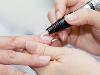 アオヤ(h/n collection AWOYA)の写真/自分の手に自信のない方にお勧めのハンドケアをご用意♪丁寧なケアで爪本来の美しさを取り戻せます☆