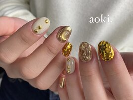 ゴールド尽くしネイル