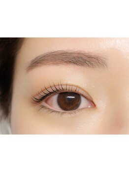 ナチュラル上品な目元にしたい