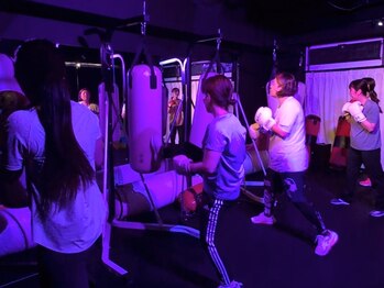 ヘラクライズフィットネス(HERCULIZE FITNESS)/暗闇フィットネス
