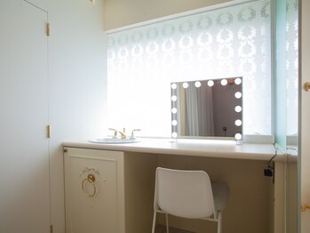 ホワイトラピス/パウダースペース