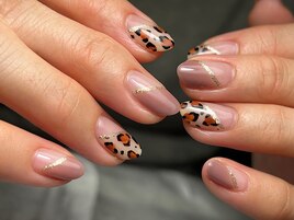 【変形フレンチ】ヒョウ柄ネイル