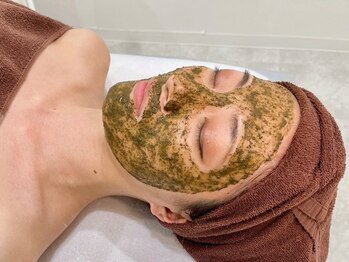 ビオール 表参道(beall)の写真/微粒子ハーブピーリングとイオン導入の120倍効果プラズマシャワーでニキビケア!清潔感あふれる素肌に☆