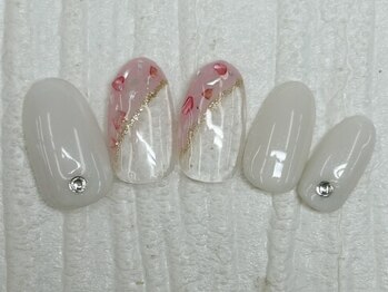 ハニービービー(Honey Bee Bee)/斜めシェルフレンチネイル