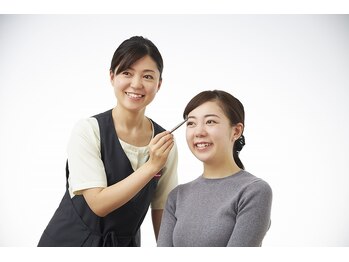 ヤクルトフェイシャルサロン 長野高田/自分に合った眉の形は?