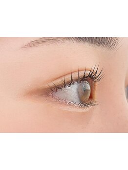 ナチュラル上品な目元にしたい