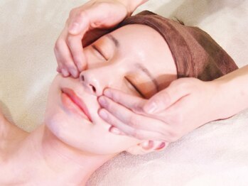 モルティー 広島店(Molti)の写真/【結果重視の方】小顔矯正とたるみ改善に特化した専門サロン♪お顔をしっかりほぐしリフトＵＰ♪