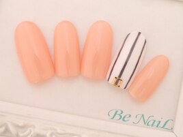 シンプルボーダーネイル