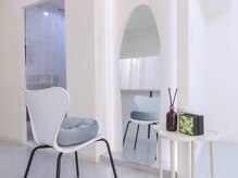 Lys blanc.代々木【まつげパーマ/メーテル/パリジェンヌ/アンドヘルシー/アイブロウ】/店内◇待合スペース