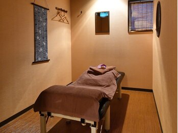 癒まほら 心斎橋店/落ち着いて過ごせる和の個室