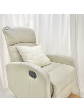 ホワイトニングショップ 福岡姪浜店/人気のリクライニングチェア♪