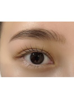 ナチュラル上品な目元にしたい