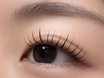 アース 岩槻店(HAIR & MAKE EARTH)の写真/自まつげ派さんへ◎パリジェンヌラッシュリフト有!目の形に合わせたデザインであなたの理想のお目元に☆
