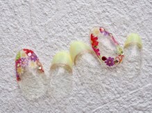 カトルナフ(quatre fois neuf)/梅雨のボタニカルフレンチネイル