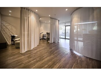 ボンボニエール(Bonbonniere)/友人と一緒に可能ですか?