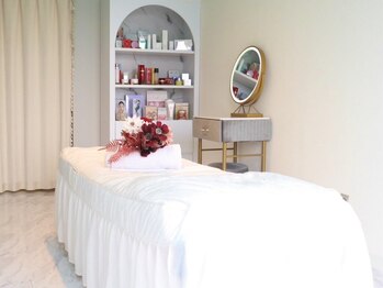 ジャスミン(JASMINE)/白を基調とした清潔な店内＊