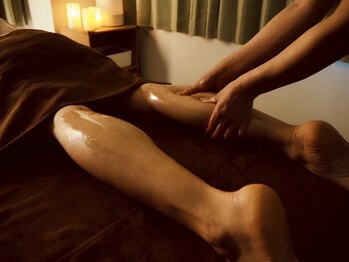 アイリス(Iris)の写真/ガチガチのコリを解消！一人ひとりに合わせた手技と絶妙な力加減で体を楽にします。とろける至福の時間を♪